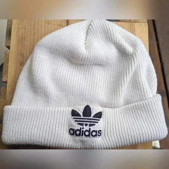 ADIDAS ORIGINALS TREFOIL BEANIE WHITE HAT ONE SIZE UNISEX - Picture 1 of 4
